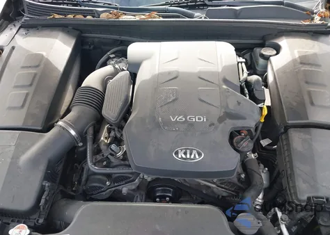 2016 Kia K900 Luxury 3.8L z USA, uszkodzony, nr VIN KNALU4D33G6032619